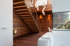 02 modernus namas laiptai projektavo Alina Venskutė foto_Andrius_Stepankevičius